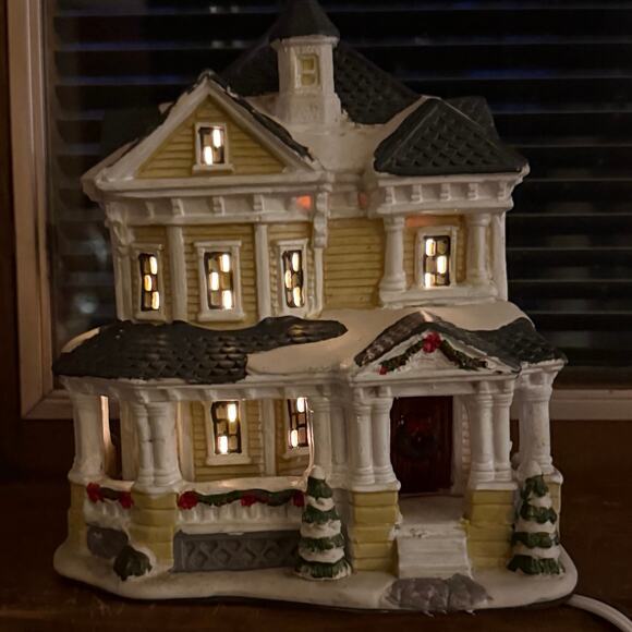 Ceramic Christmas Village House Decoration Yellow House Victorian Lighted Snow - Picture 5 of 12